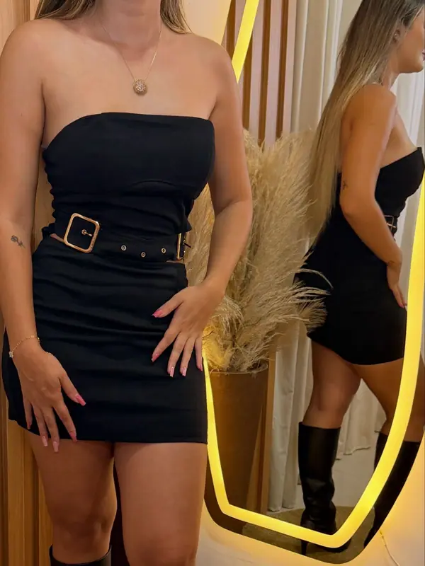 Vestido curto com detalhe em cinto
